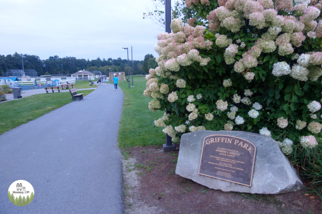 The walking path at Griffin Park in Windham, NH