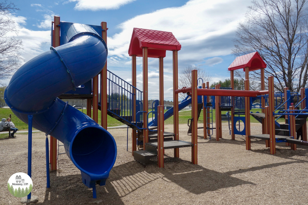 toddler friendly slide at keyes memorial park in Milford, NH