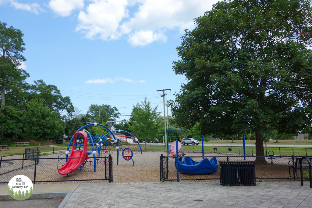 portsmouth nh playground, fenced